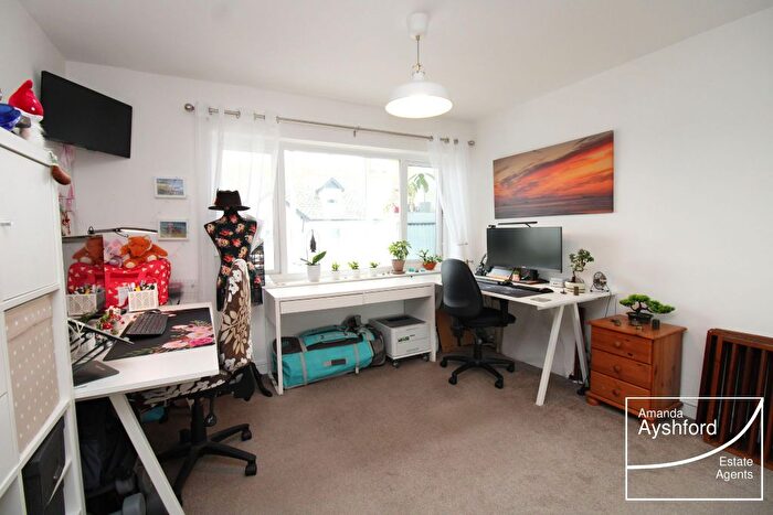 2 Bedroom Flat For Sale In Cleveland Road, Paignton, TQ4
