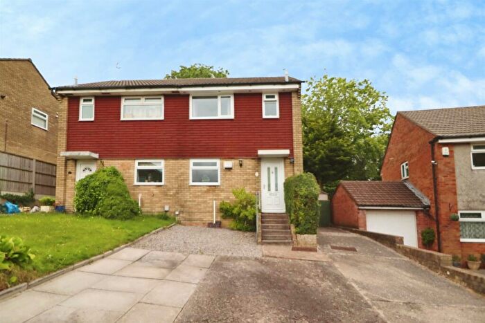 3 Bedroom Semi-Detached House For Sale In Lydstep Road, Barry, CF62