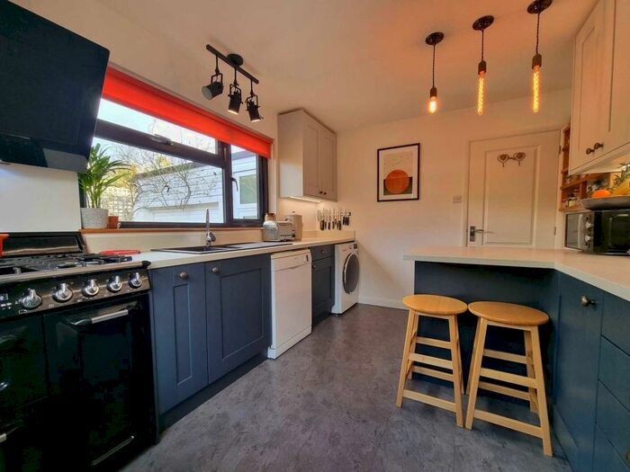 4 Bedroom Detached House For Sale In Northdown Road, Bideford, EX39