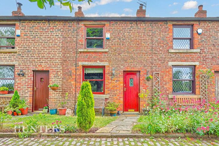 2 Bedroom Cottage For Sale In Ten Houses, Park Bridge, Oldham, OL8