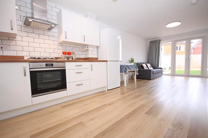 2 Bedroom Semi-Detached House For Sale In Campion Road, Curdridge, SO30