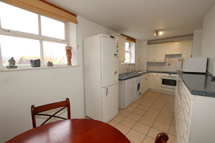 2 Bedroom Apartment To Rent In Chamberlayne Ave, Wembley, HA9