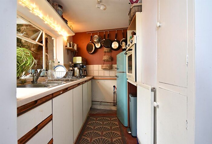 2 Bedroom Detached House To Rent In Church Passage, Hastings, TN34