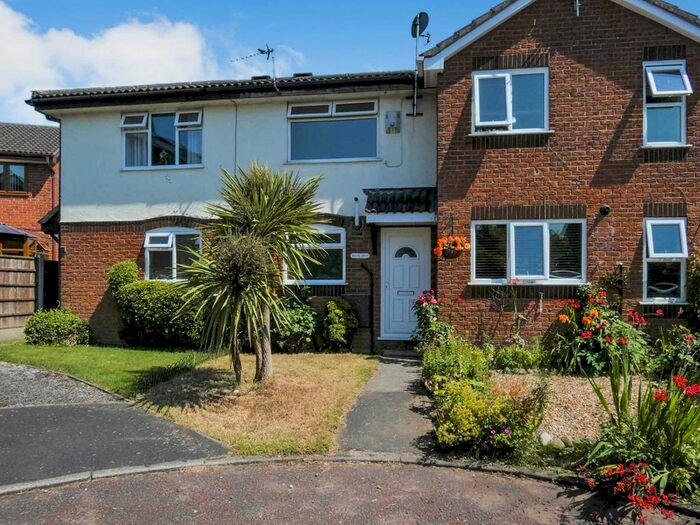 Houses for sale & to rent in WA5 1JP, Blandford Road, Great Sankey