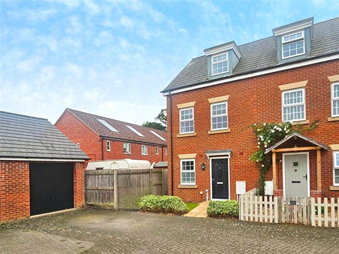 3 Bedroom Semi Detached House For Sale In Old Oak Close, Wymondham, Norfolk, NR18