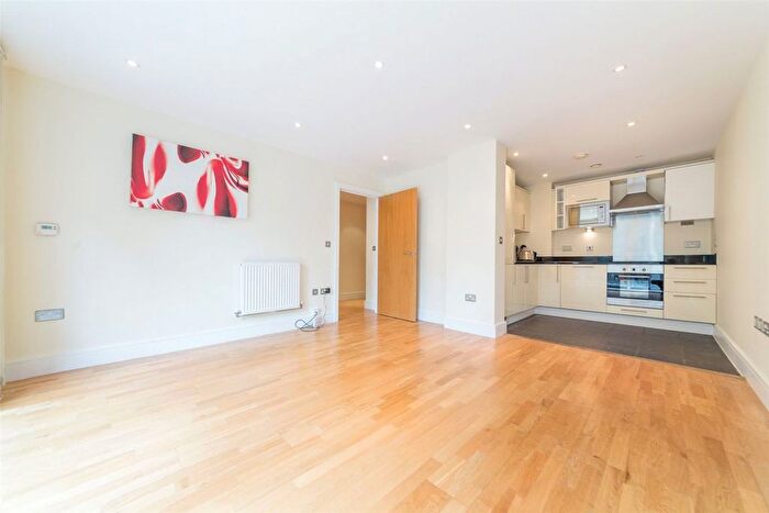 3 Bedroom Flat For Sale In Indescon Square, Canary Wharf, E14
