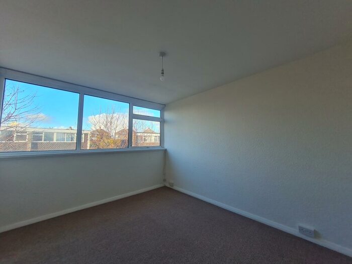 3 Bedroom Maisonette To Rent In The Broadway, Plymouth, PL9