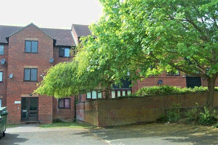 1 Bedroom Apartment To Rent In Haslers Lane, CM6