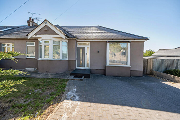 3 Bedroom Bungalow For Sale In Cuxton Road, Rochester, ME2