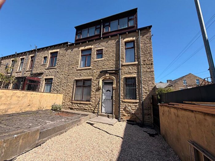 4 Bedroom Terraced House To Rent In Napier Road, Bradford, BD3
