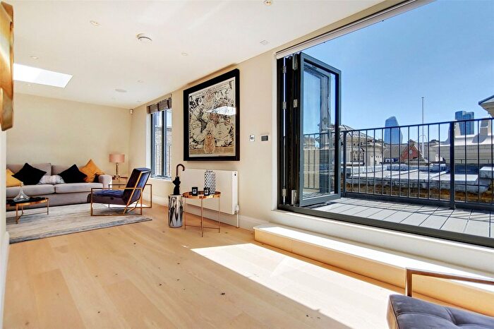 2 Bedroom Flat To Rent In Bell Yard, London, WC2A