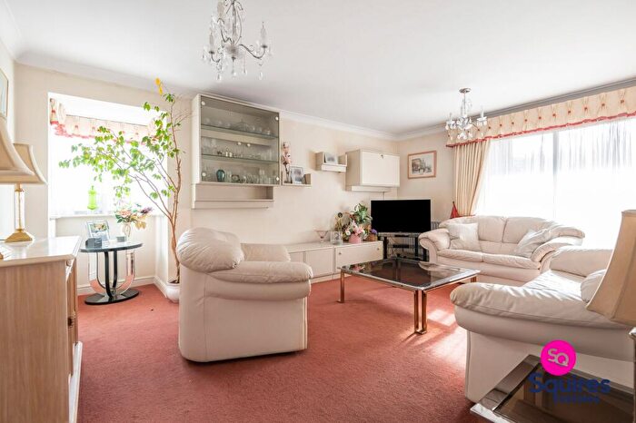 2 Bedroom Flat For Sale In Regency Crescent, Windsor House, NW4