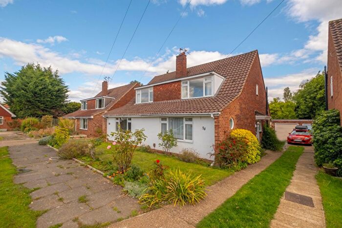 3 Bedroom Semi-detached House For Sale In Russington Road, Shepperton, TW17