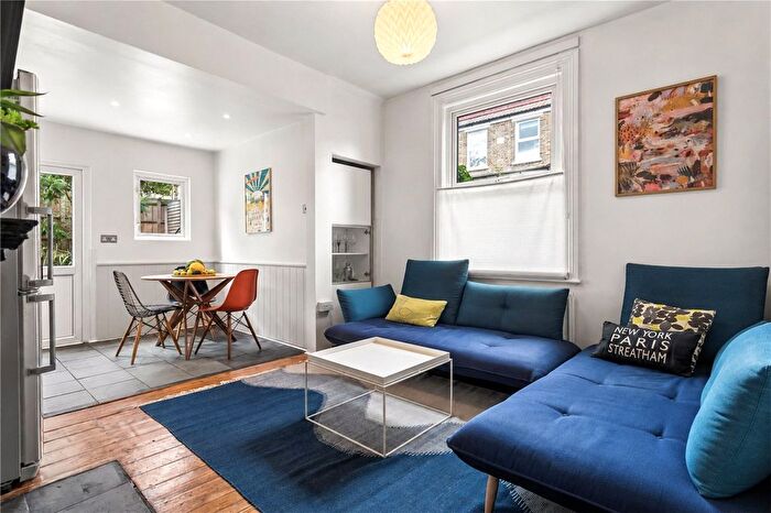 2 Bedroom Flat For Sale In Fallsbrook Road, London, SW16