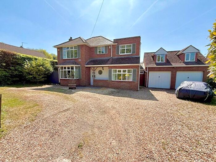 4 Bedroom Detached House For Sale In Totternhoe Road, Dunstable, LU6