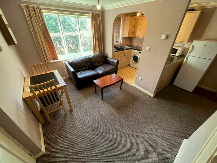 1 Bedroom House To Rent In Albany Park, Colnbrook, Slough, SL3