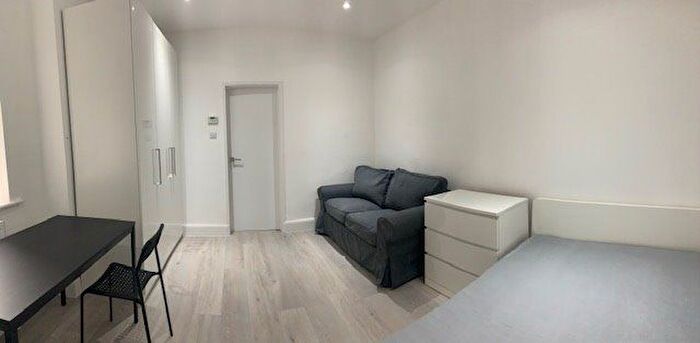 Studio To Rent In The Grove, North West London, N3