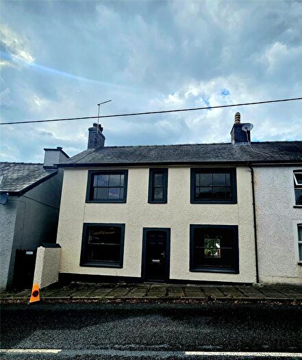 3 Bedroom End Of Terrace House To Rent In St Harmon Road, Rhyader, LD6