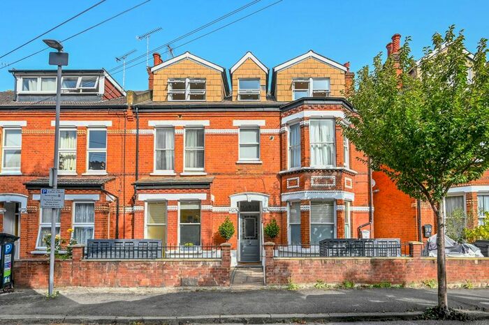 1 Bedroom Flat To Rent In Brunswick Road, Kingston, Kingston Upon Thames, KT2