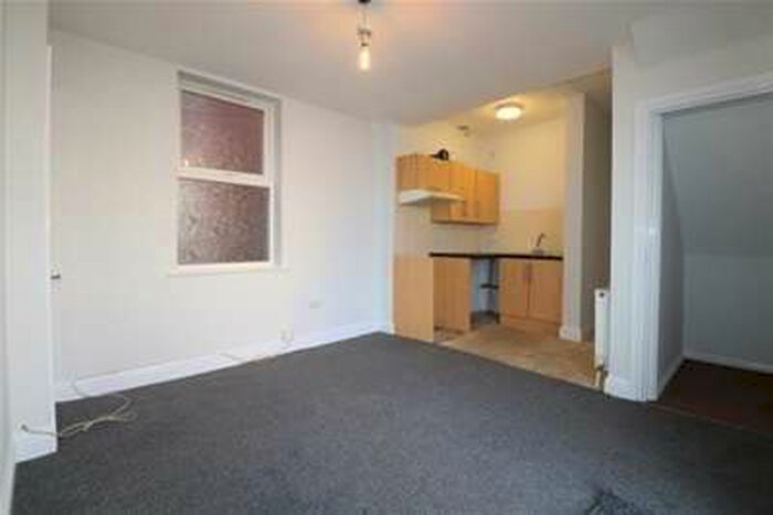 1 Bedroom Maisonette Flat To Rent In Old Road, Clacton-on-sea, CO15