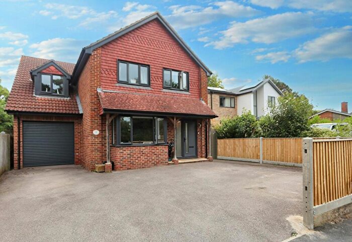 4 Bedroom Detached House For Sale In Hoe Road, Bishops Waltham, SO32
