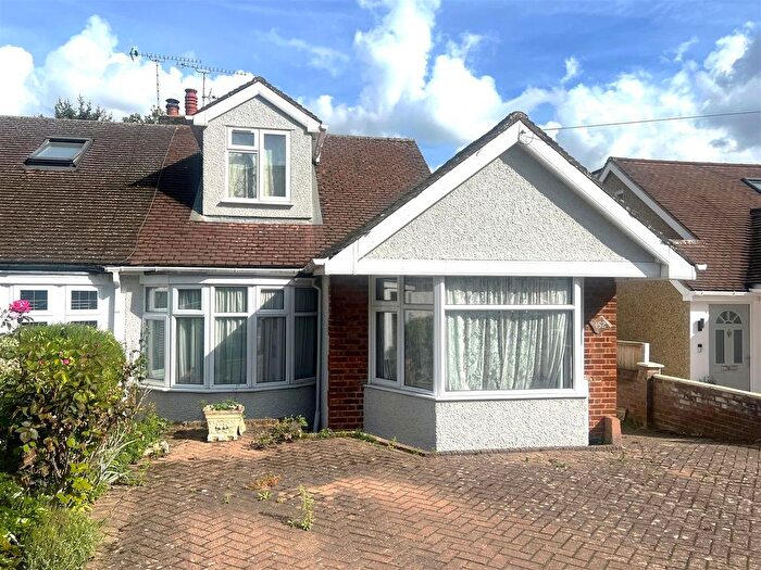 3 Bedroom Semi-detached Bungalow For Sale In Links Way, Croxley Green, Rickmansworth, WD3
