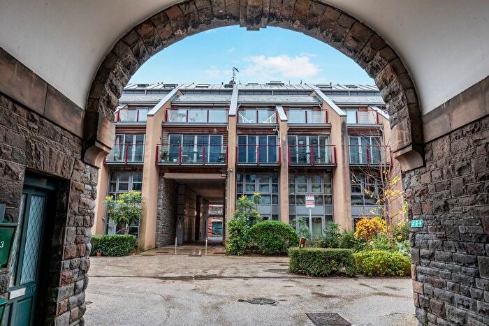 2 Bedroom Flat For Sale In Jacob Street, Bristol, BS2