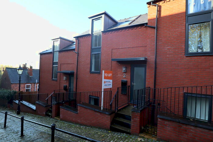 3 Bedroom Town House To Rent In Motherby Hill, Lincoln, LN1