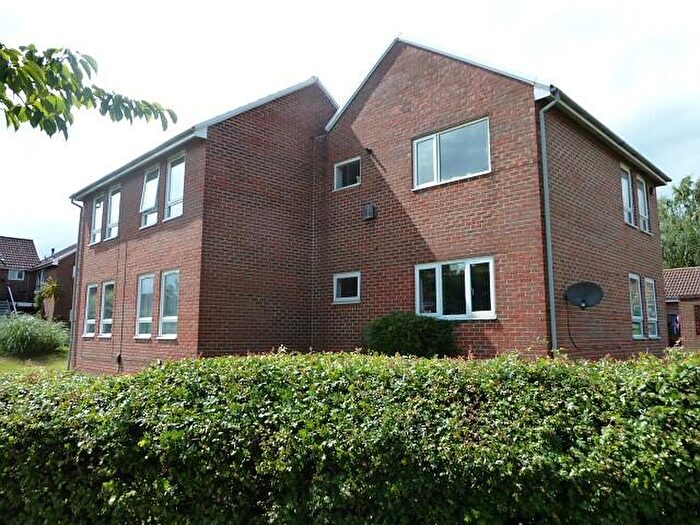 1 Bedroom Flat To Rent In Moggs Mead, Petersfield, GU31