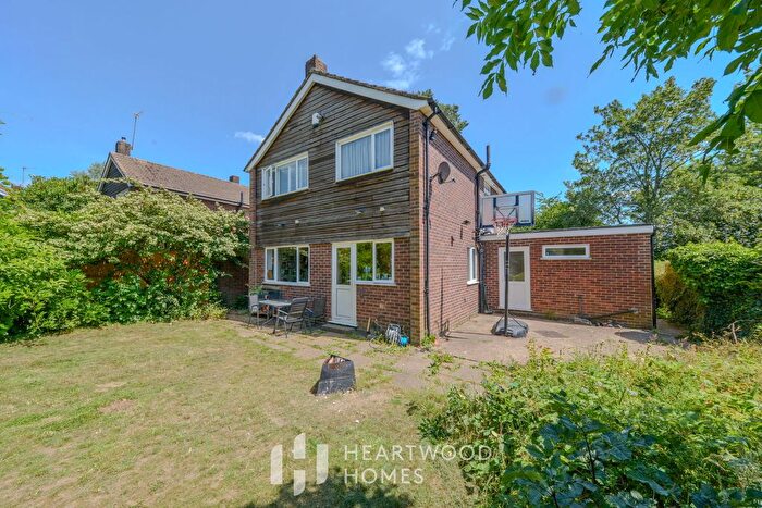 4 Bedroom Detached House For Sale In Sunnydell, St. Albans, AL2