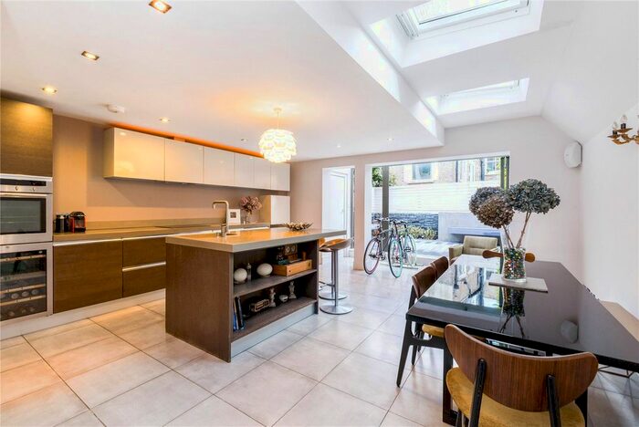 5 Bedroom Terraced House To Rent In Oxberry Avenue, Fulham, London, SW6
