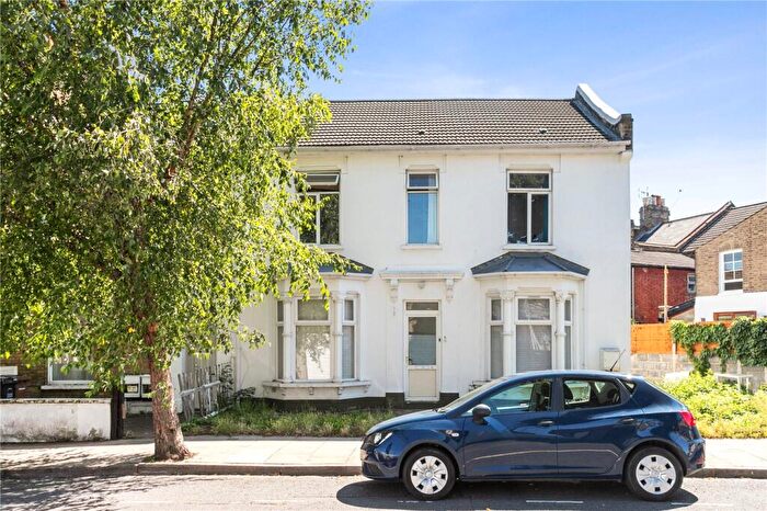 3 Bedroom Apartment For Sale In Millfields Road, London, E5
