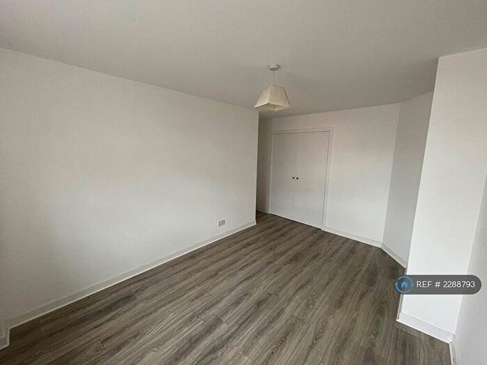 1 Bedroom Flat To Rent In Trinity House, Aberdeen, AB11