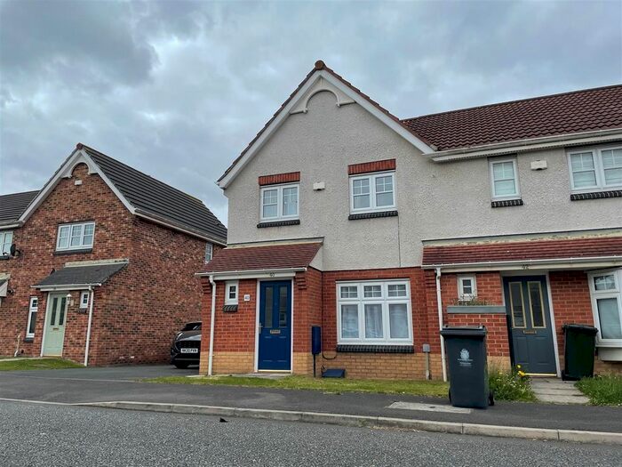 3 Bedroom End Of Terrace House To Rent In Housesteads Gardens, Longbenton, Newcastle Upon Tyne, NE12