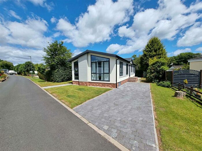 2 Bedroom Park Home For Sale In Juggins Lane, Earlswood, Solihull, B94