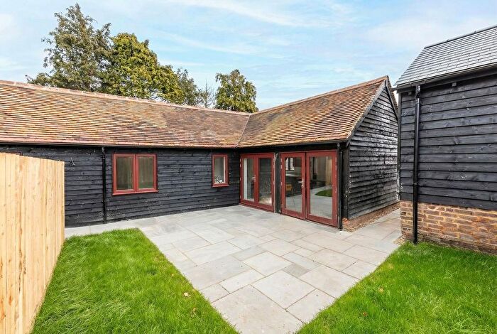 2 Bedroom Barn Conversion For Sale In The Rye, Eaton Bray, LU6