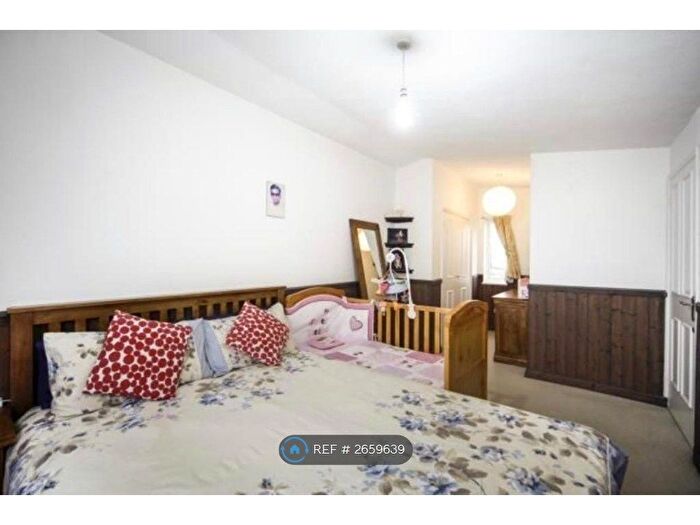 4 Bedroom End Terrace House To Rent In Astor Court, Croydon, CR0