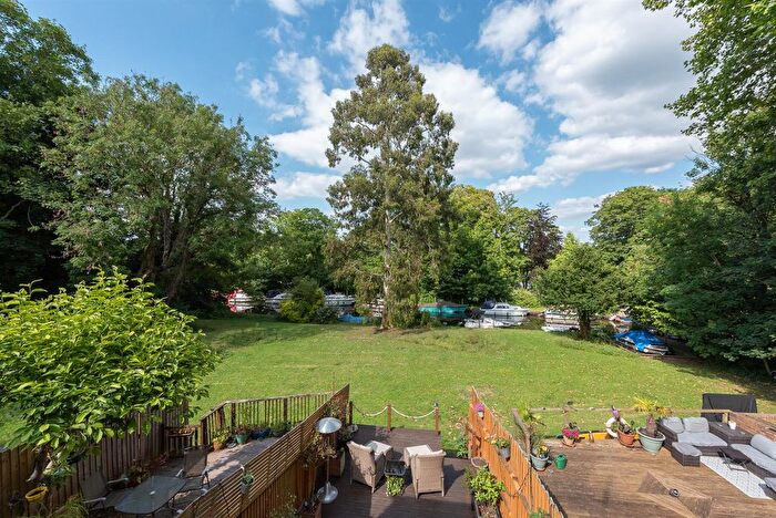 4 Bedroom Terraced House For Sale In Sycamore Way, Teddington, TW11