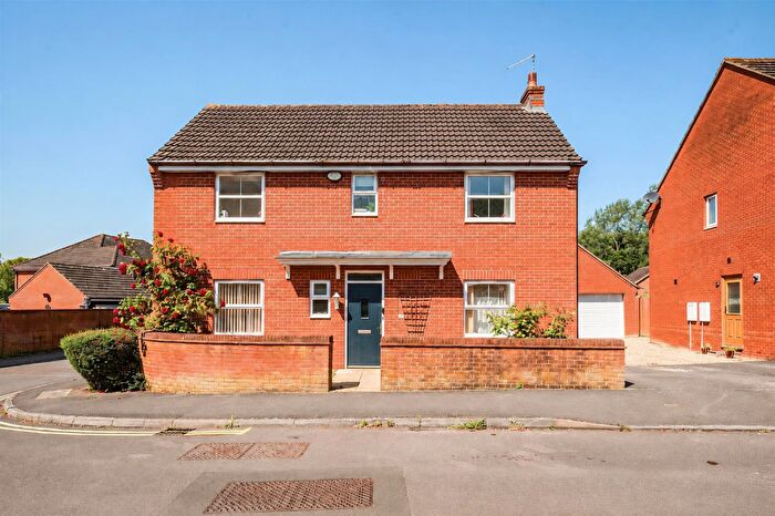 4 Bedroom Detached House For Sale In Lake View, Quemerford, Calne, SN11