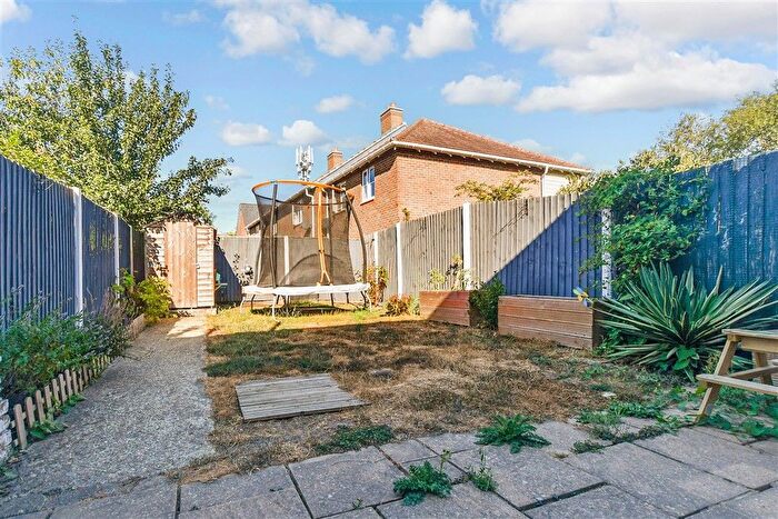 3 Bedroom Terraced House For Sale In Alen Square, Staplehurst, Kent, TN12