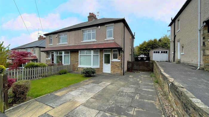 3 Bedroom Semi-Detached House To Rent In Highfield Avenue, Idle, Bradford, BD10