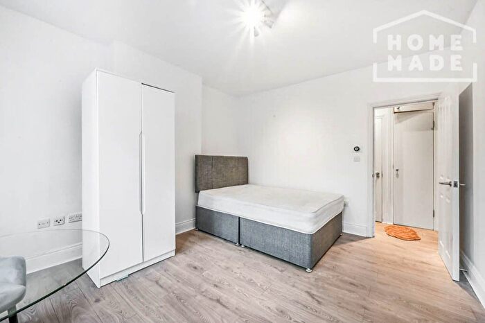 Studio To Rent In Webber Street, London, SE1