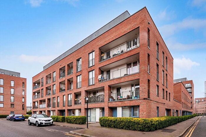 1 Bedroom Flat To Rent In Hastings Road, Canning Town, E16