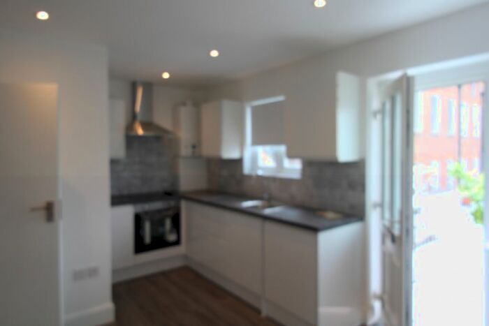 1 Bedroom Flat To Rent In Uxbridge Road, Hatch End, Pinner, HA5