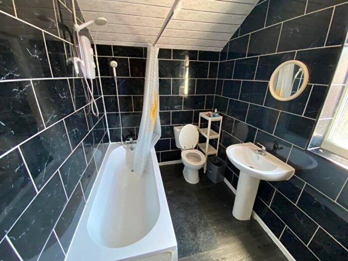 5 Bedroom House To Rent In Derby Grove, Nottingham, NG7