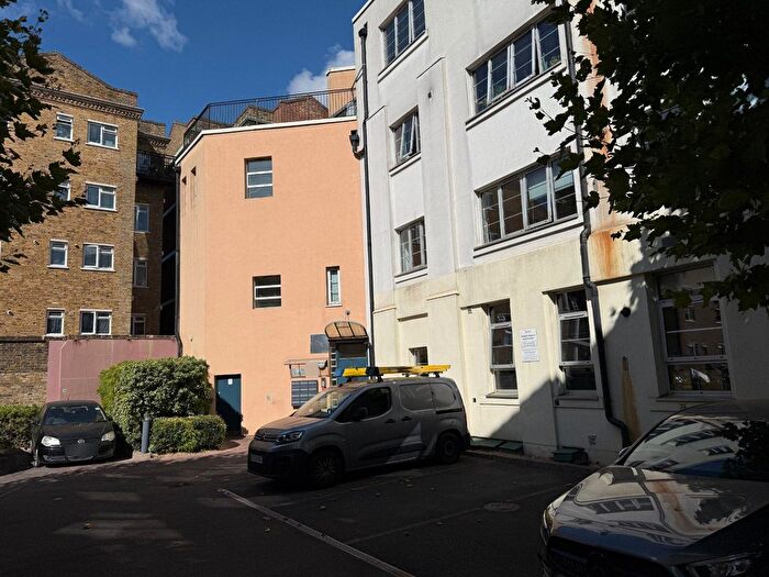 2 Bedroom Flat To Rent In Birkbeck Street, London, E2