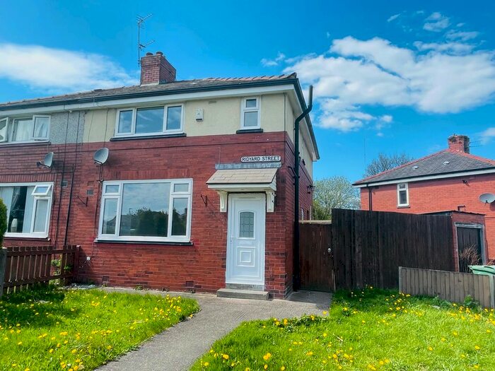3 Bedroom Semi-Detached House To Rent In Ridyard Street, Wigan, WN5