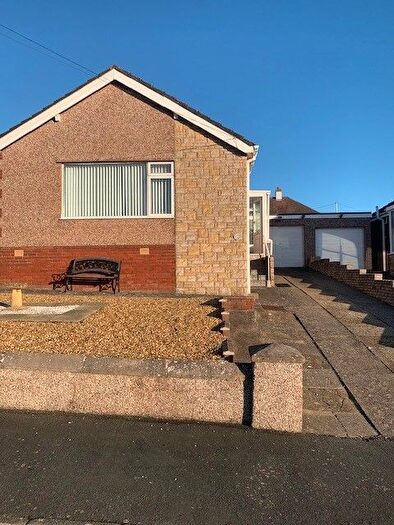 2 Bedroom Bungalow To Rent In Fairfield Close, Llandudno, LL30