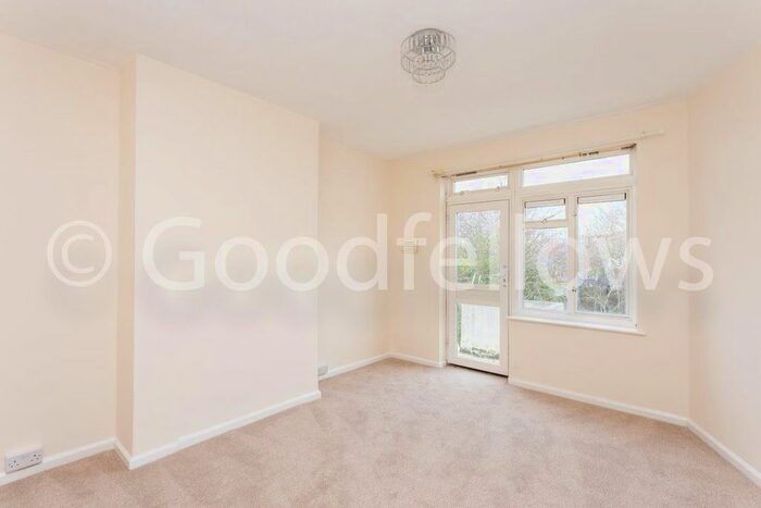 2 Bedroom Maisonette To Rent In Wide Way, Mitcham CR4