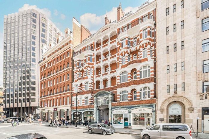 4 Bedroom Flat To Rent In Westminster Palace Gardens, Westminster, SW1P